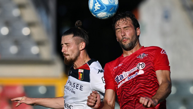 Db Cremona 05/08/2023 - amichevole / Cremonese-Genoa / foto Daniele Buffa/Image Sport
nella foto: Radu Dragusin-Franco Vazquez